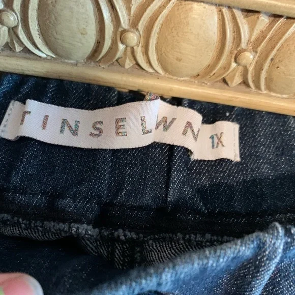 NWT Macys junior plus 1x high rise jogger jeans - Picture 3 of 7